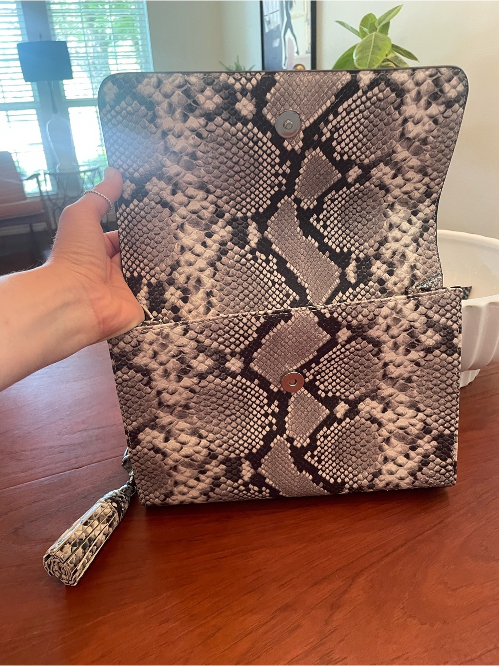 Tory Burch Python-Print Shoulder Bag - Picture 5 of 10
